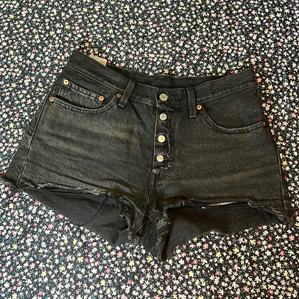 Levi’s size 27 distressed button fly shorts
